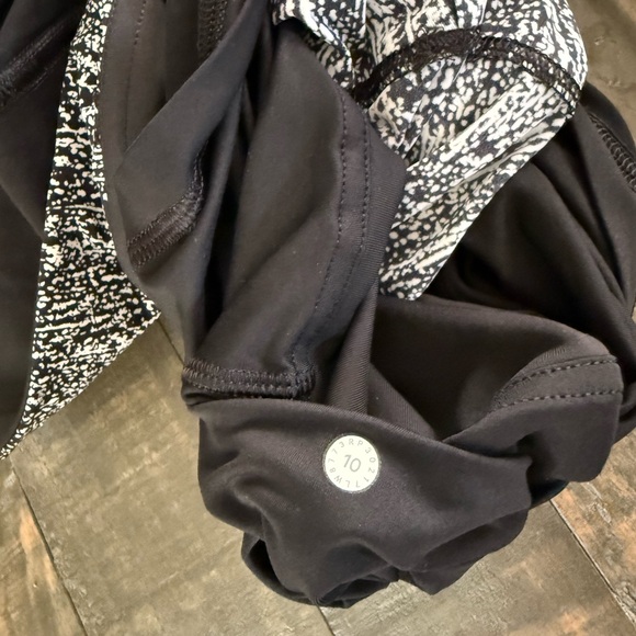 LULULEMON Women’s Tennis Skirt Skort Pickle Ball Sports Size 10 - Picture 7 of 8